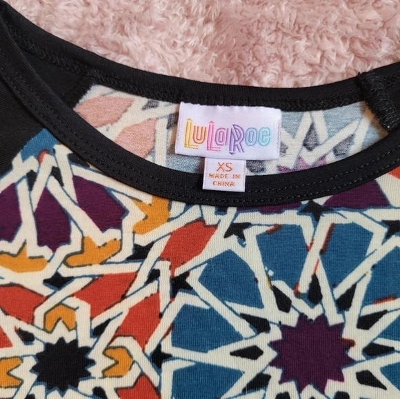 🛍LuLaRoe Randy 3/4 Sleeve Starburst Pattern Shirt Womens Size XS - Picture 3 of 5